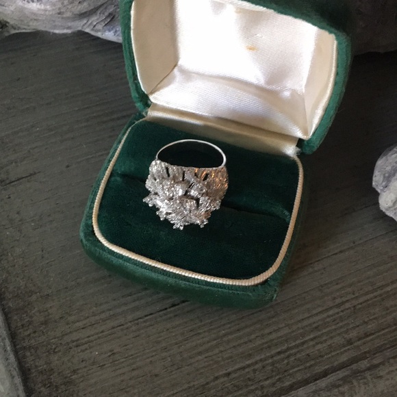 White gold plated vintage ring with 8 genuine diamonds - Picture 2 of 8
